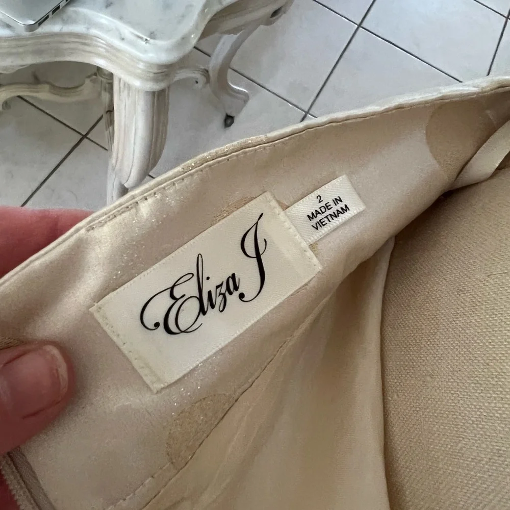 Eliza J gold polkadot skirt with pockets - Picture 6 of 6